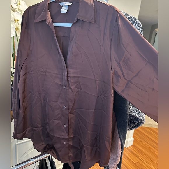 Sweaters and Tops - Picture 6 of 7